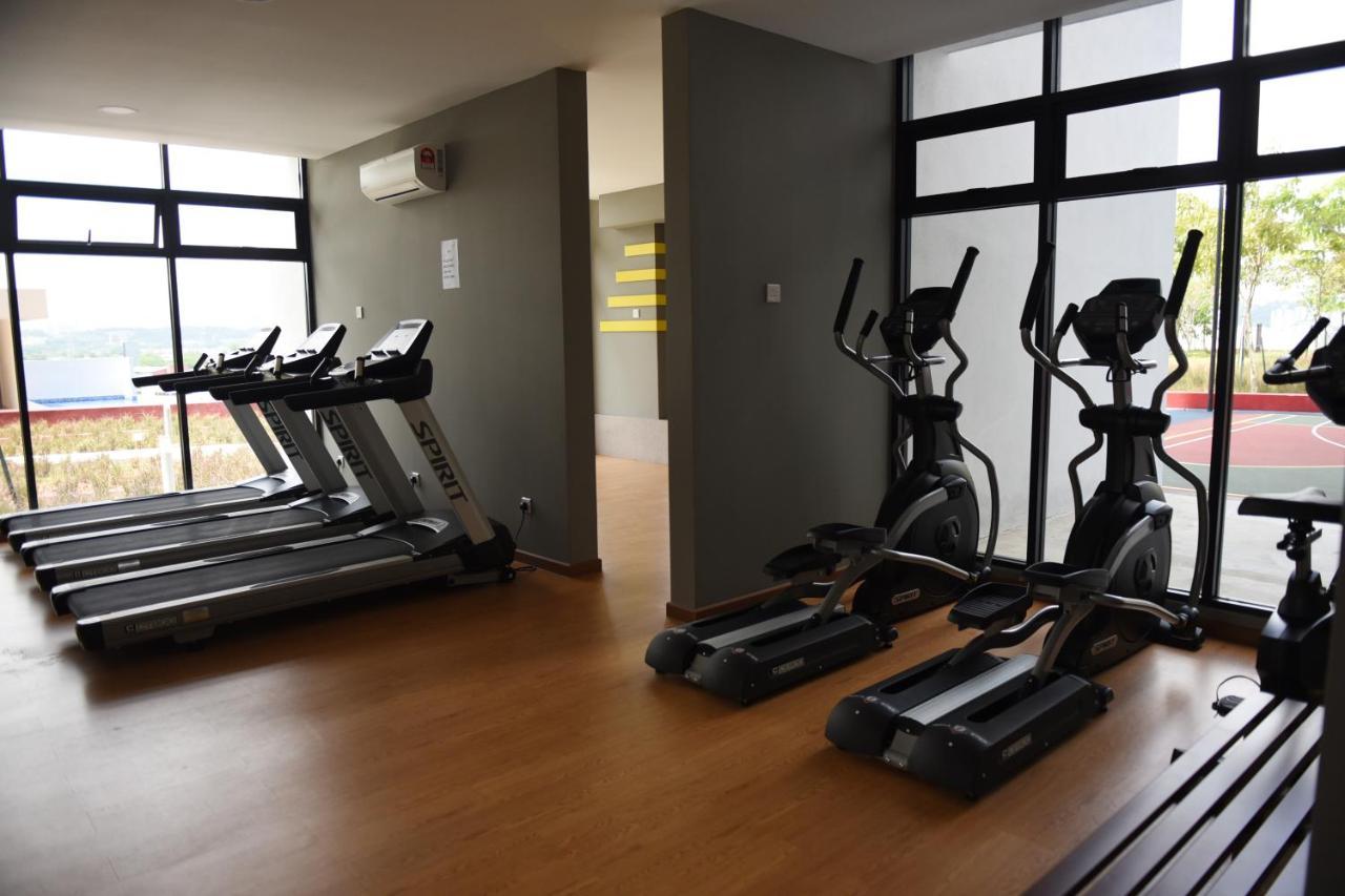Mines Astetica Lake View Condo Seri Kembangan V1 Екстер'єр фото