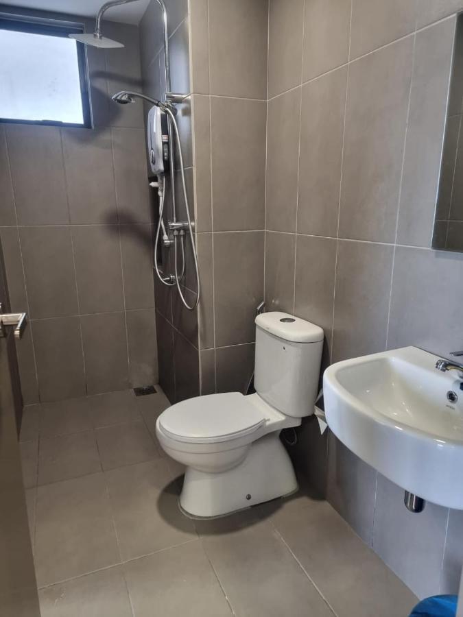 Mines Astetica Lake View Condo Seri Kembangan V1 Екстер'єр фото