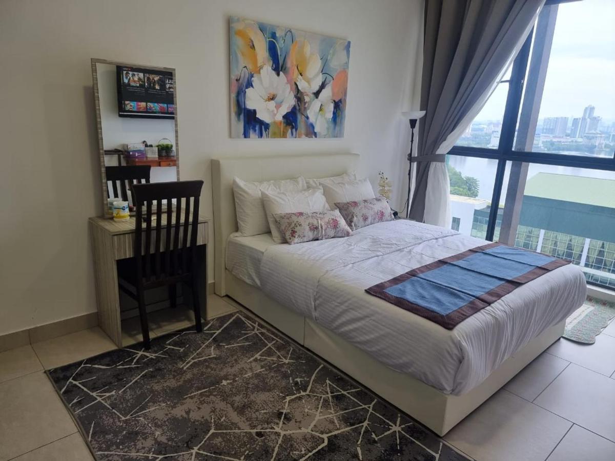 Mines Astetica Lake View Condo Seri Kembangan V1 Екстер'єр фото